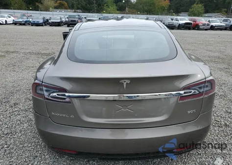 2016 Tesla Model S z USA, uszkodzony, nr VIN 5YJSA1E23GF144269